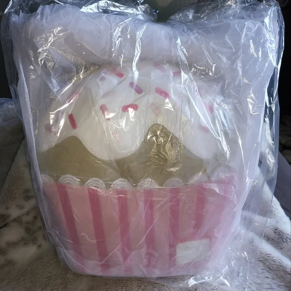 🎉❗️SALE❗️🎉LOUNGEFLY Marie Sprinkle Cupcake Cosplay Mini Backpack - Picture 7 of 7